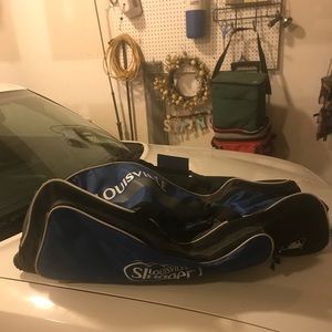 Rolling softball bag with wheels